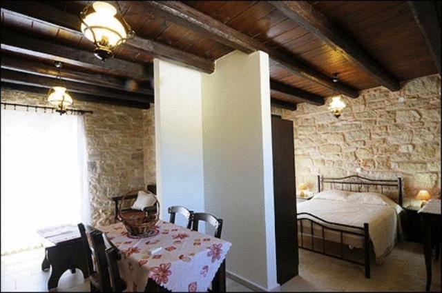 Esperides Stone Houses パレカストロ エクステリア 写真